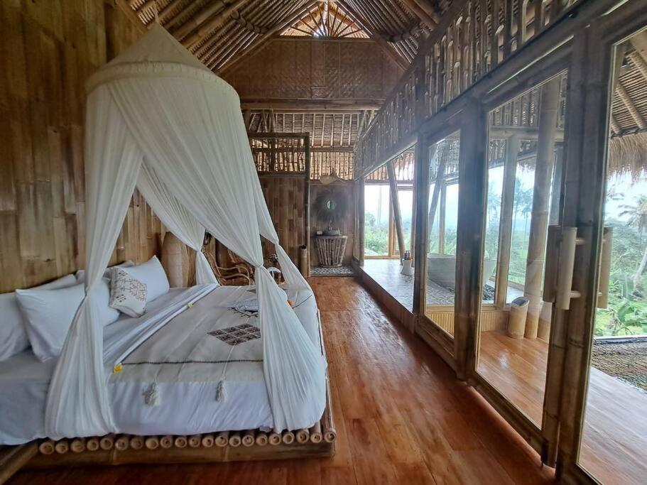 Makerti Bali~Bamboo House Villa Selat Exterior photo