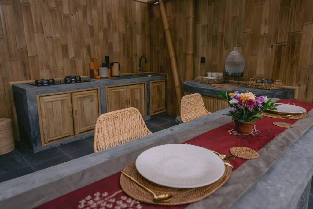 Makerti Bali~Bamboo House Villa Selat Exterior photo
