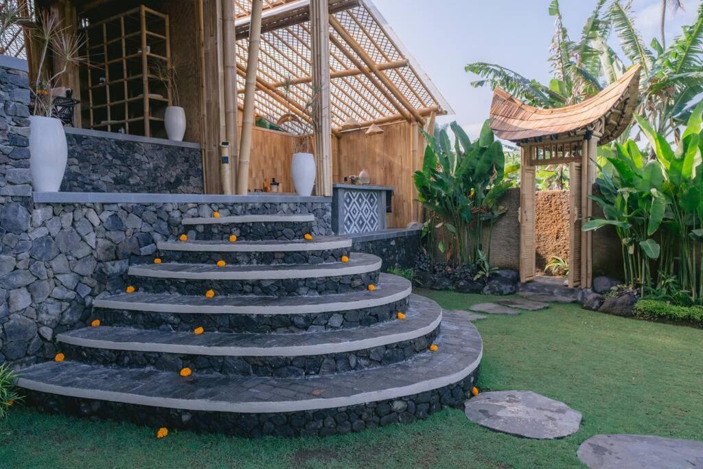 Makerti Bali~Bamboo House Villa Selat Exterior photo