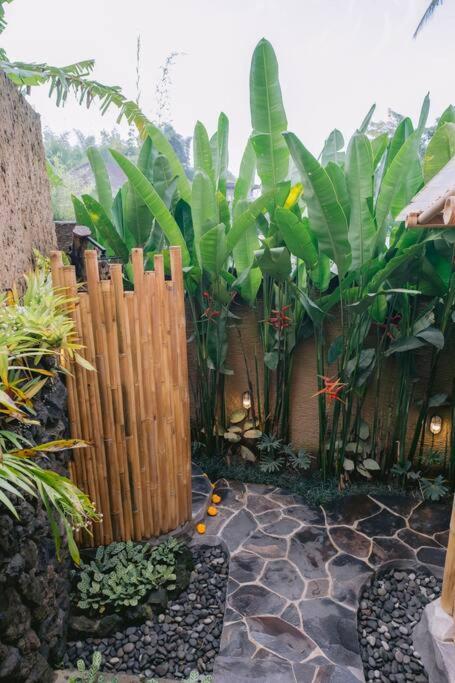 Makerti Bali~Bamboo House Villa Selat Exterior photo