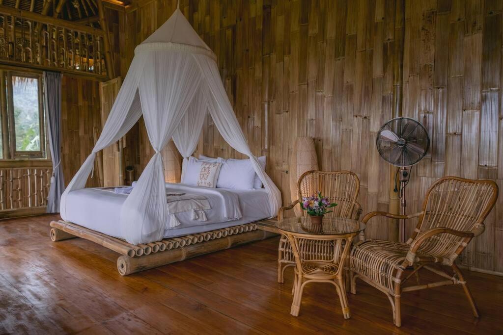 Makerti Bali~Bamboo House Villa Selat Exterior photo
