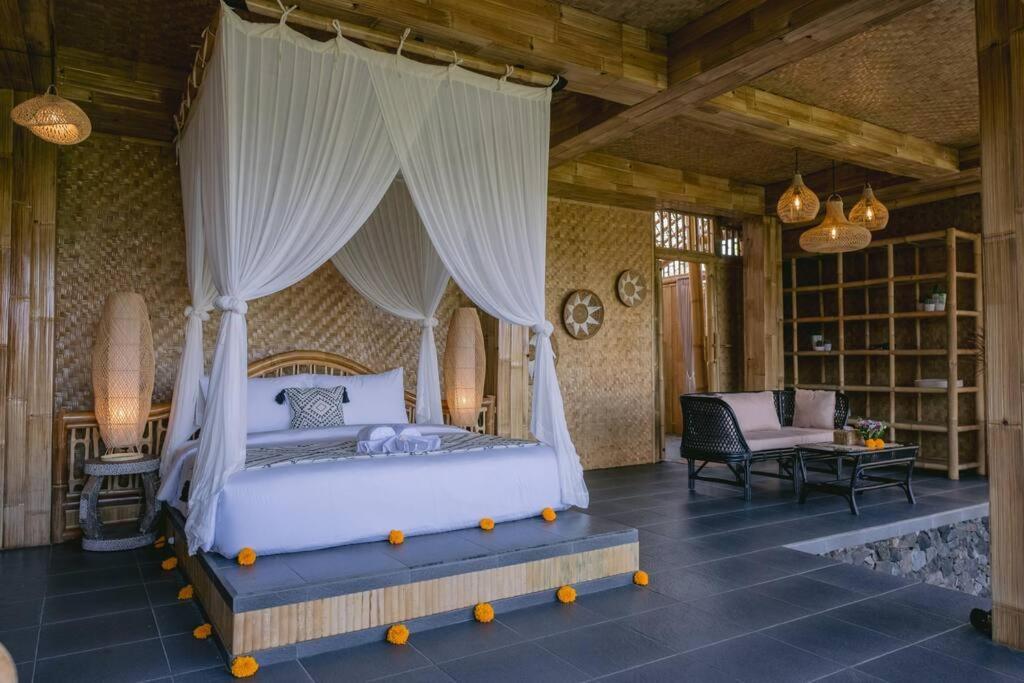Makerti Bali~Bamboo House Villa Selat Exterior photo