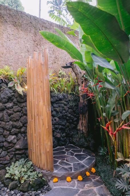 Makerti Bali~Bamboo House Villa Selat Exterior photo