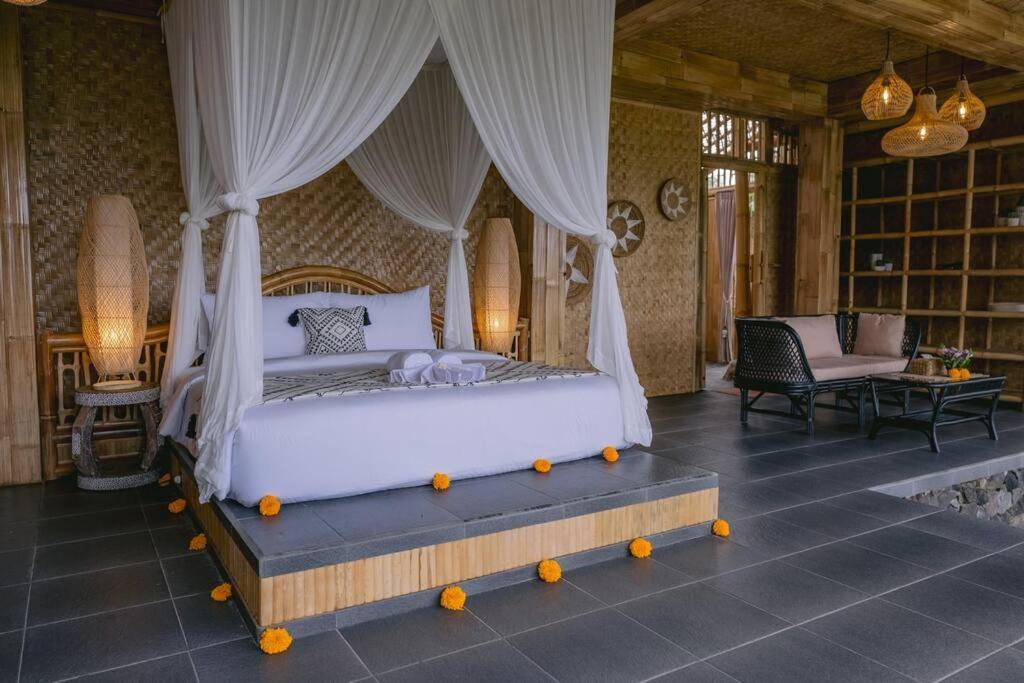 Makerti Bali~Bamboo House Villa Selat Exterior photo