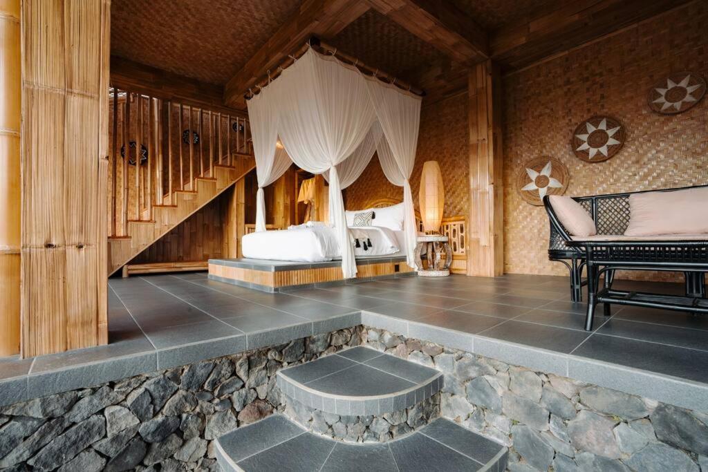 Makerti Bali~Bamboo House Villa Selat Exterior photo