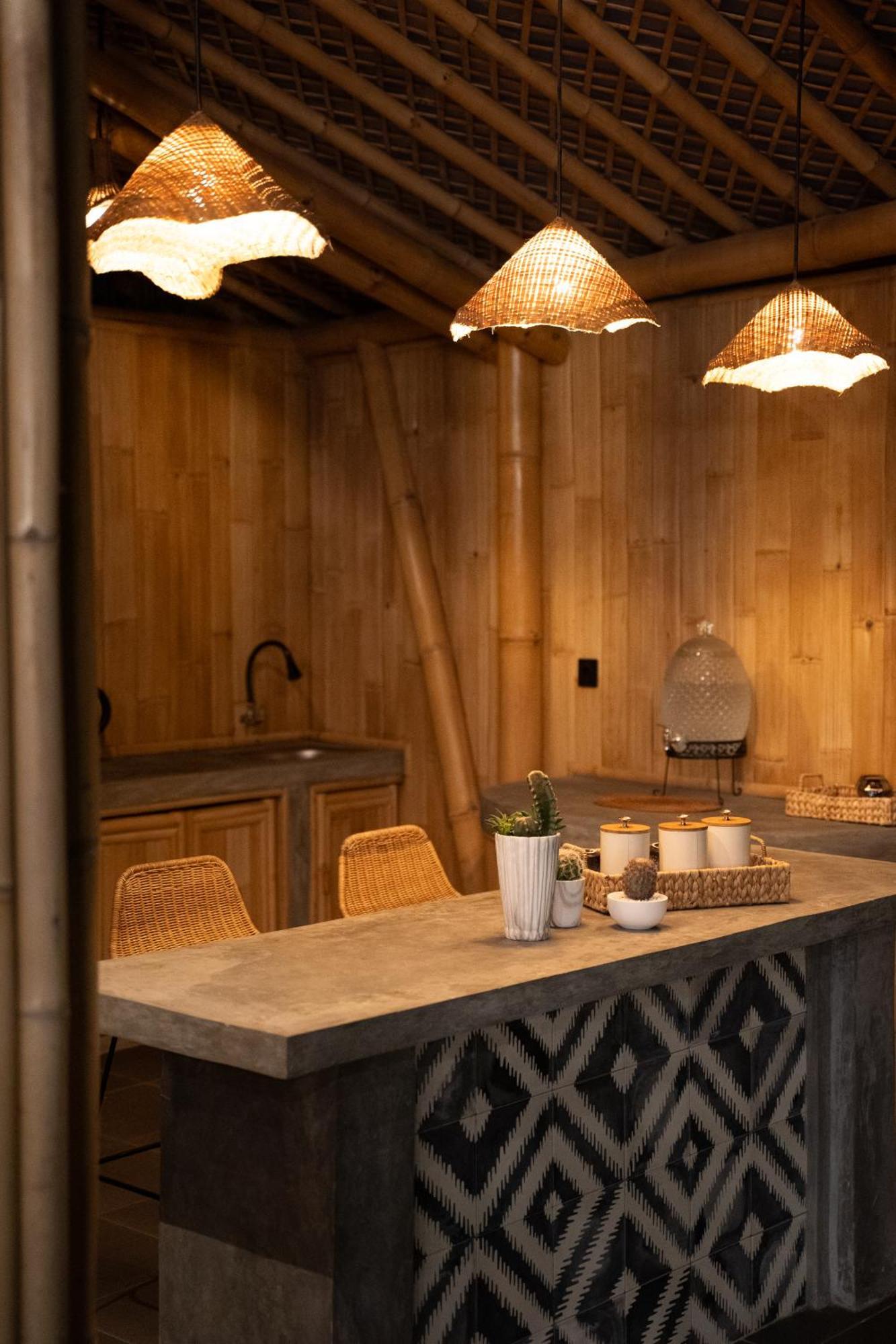 Makerti Bali~Bamboo House Villa Selat Exterior photo