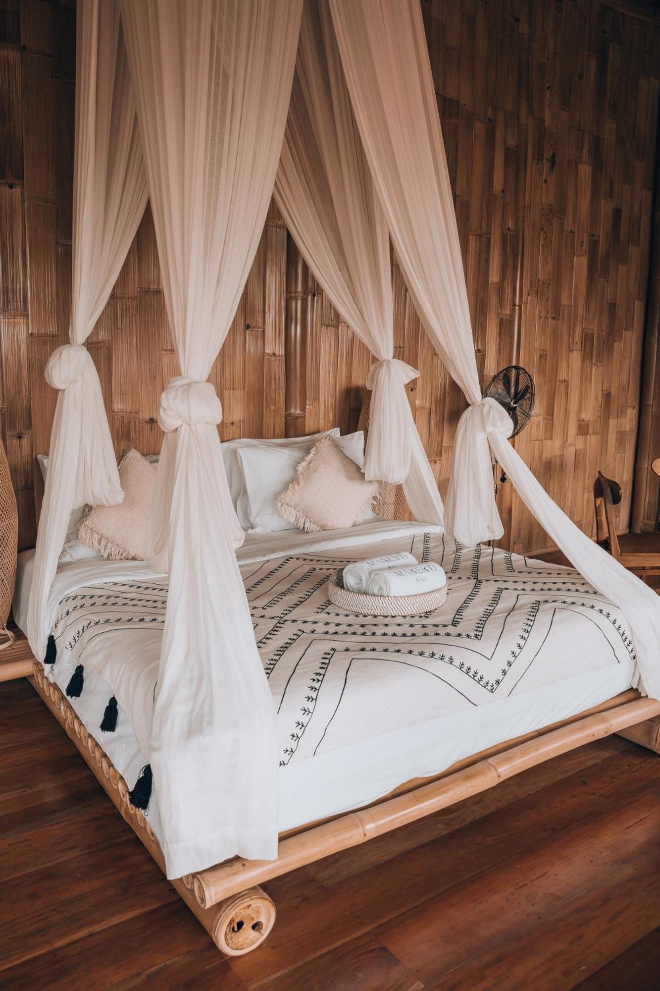 Makerti Bali~Bamboo House Villa Selat Exterior photo