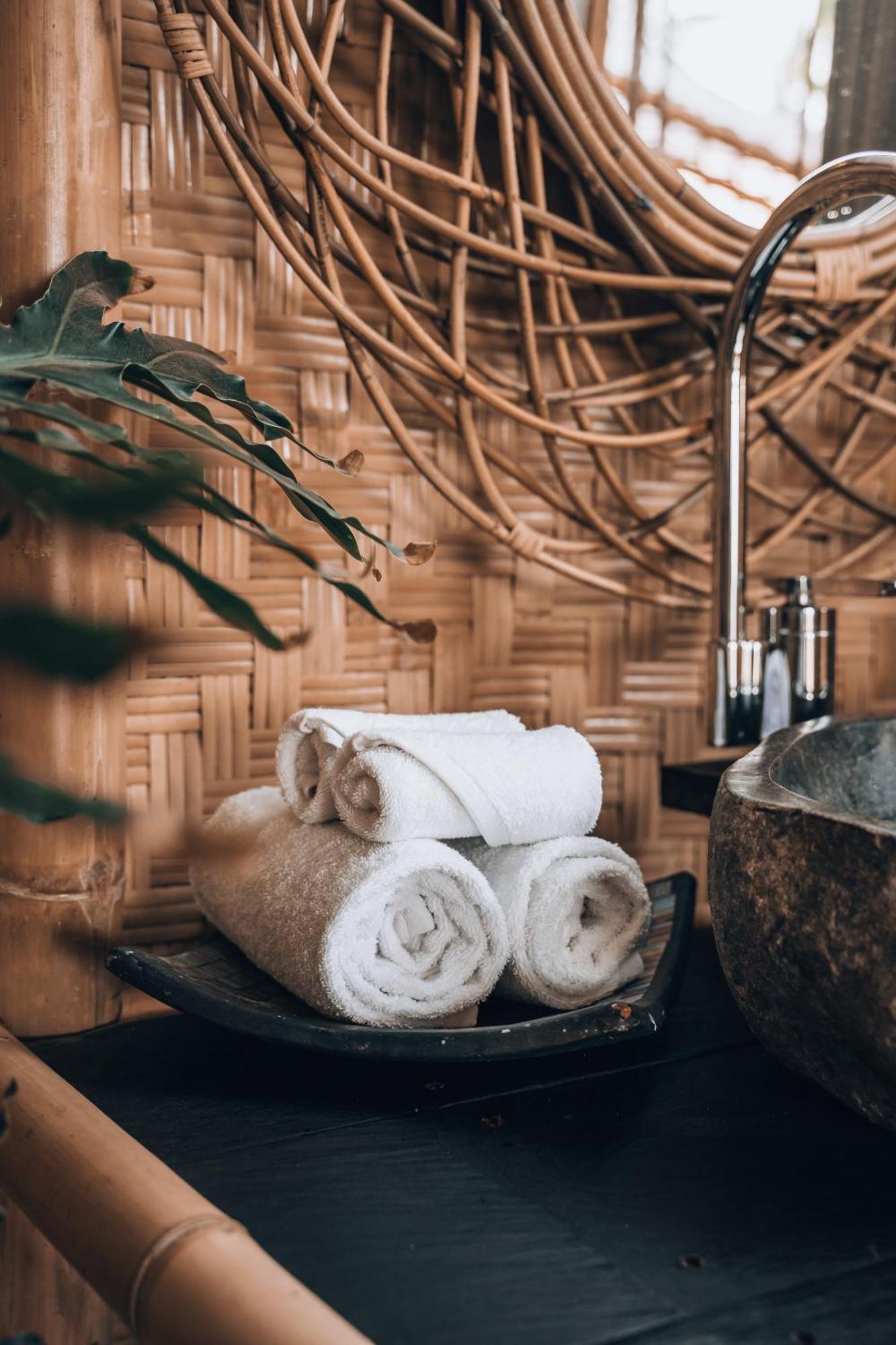 Makerti Bali~Bamboo House Villa Selat Exterior photo