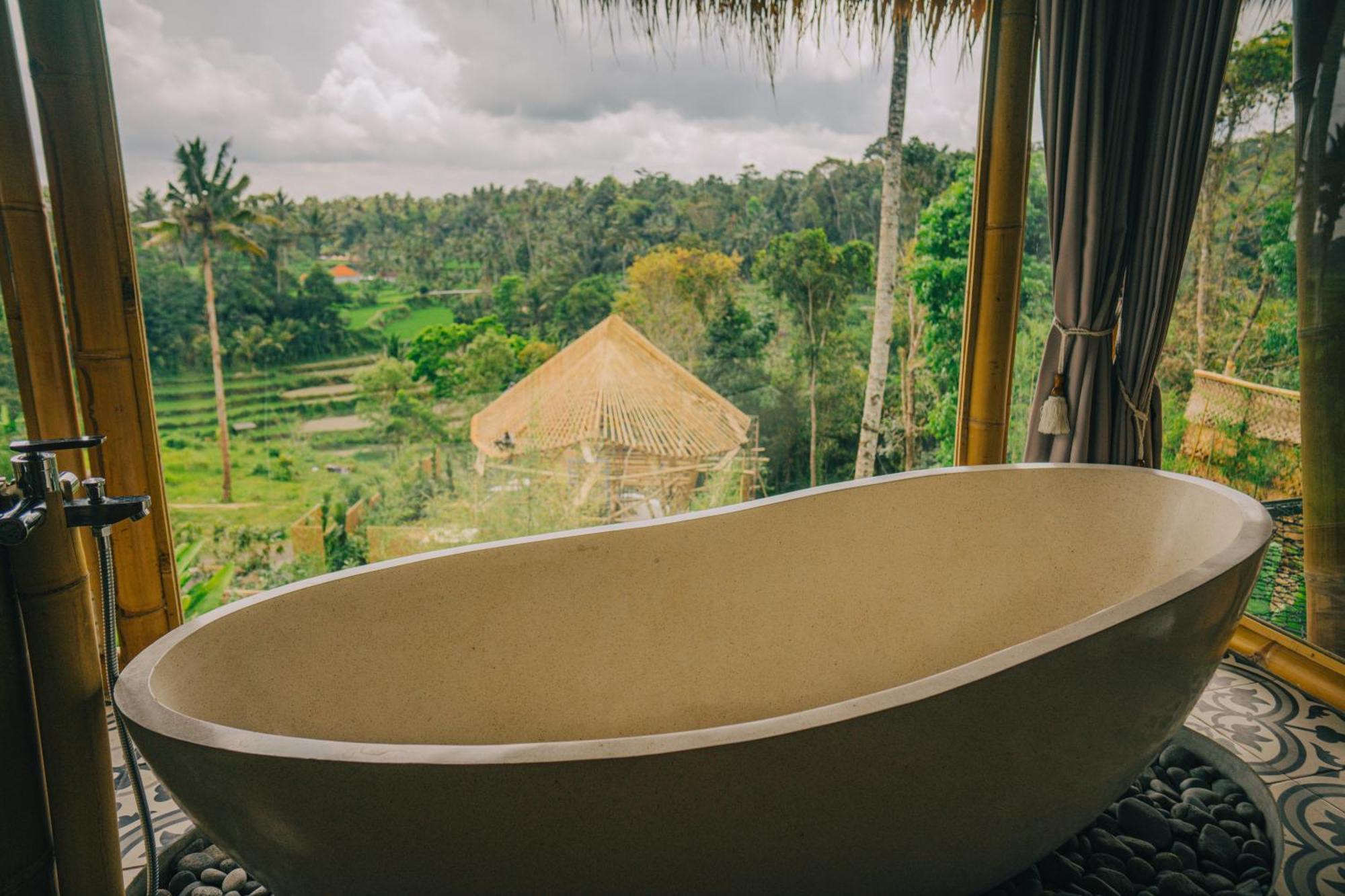 Makerti Bali~Bamboo House Villa Selat Exterior photo